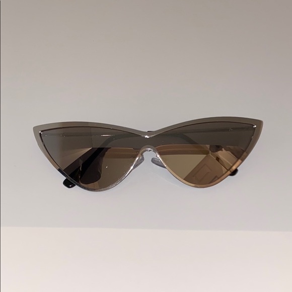 F21 | Cat eye sunglasses - Picture 1 of 4
